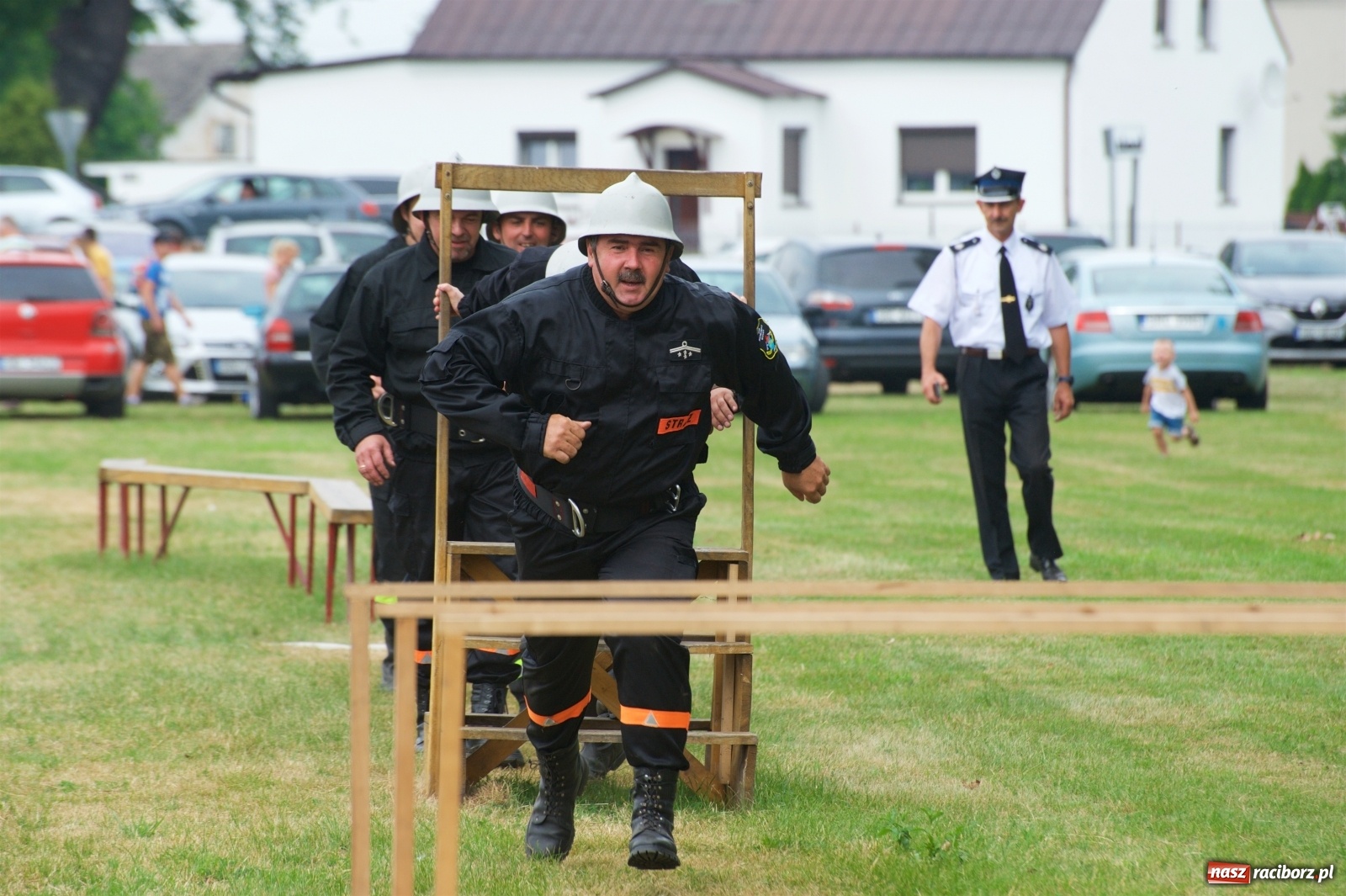 Zdjęcie w galerii na portalu naszraciborz.pl: Tak po strażacku bawiły się wczoraj Bieńkowice [FOTO] wiadomości z regionu