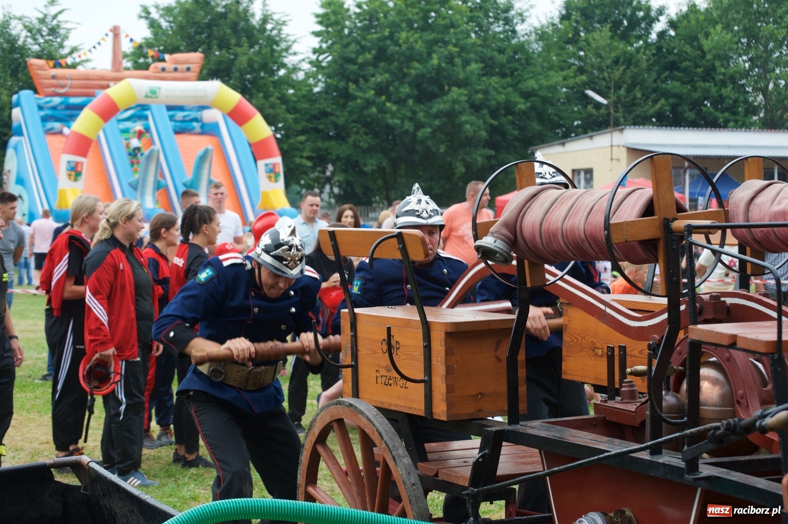 Zdjęcie w galerii na portalu naszraciborz.pl: Tak po strażacku bawiły się wczoraj Bieńkowice [FOTO] wiadomości z regionu