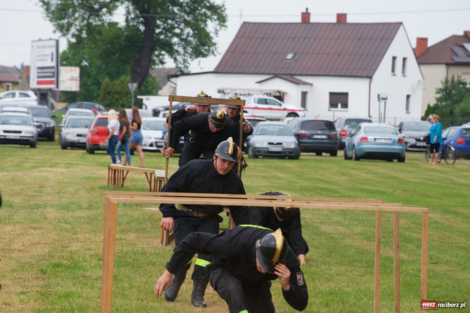 Zdjęcie w galerii na portalu naszraciborz.pl: Tak po strażacku bawiły się wczoraj Bieńkowice [FOTO] wiadomości z regionu
