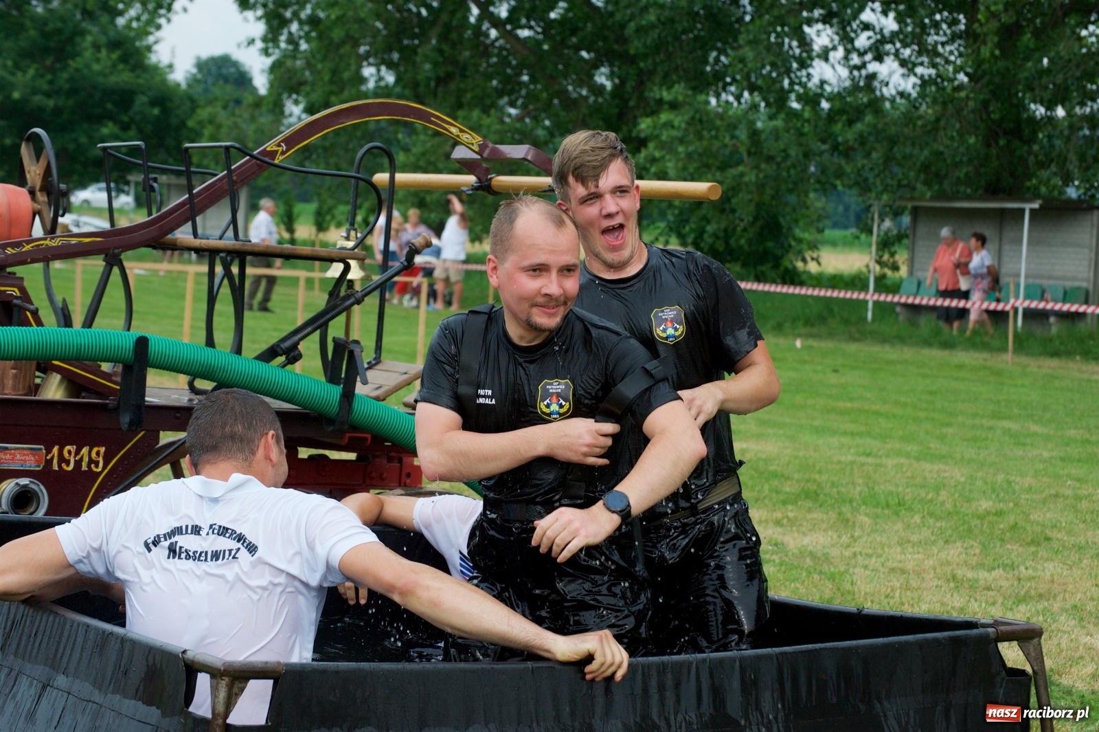 Zdjęcie w galerii na portalu naszraciborz.pl: Tak po strażacku bawiły się wczoraj Bieńkowice [FOTO] wiadomości z regionu