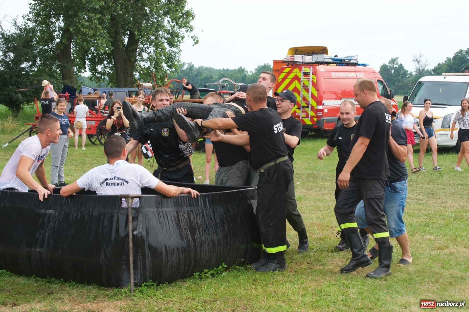 Zdjęcie w galerii na portalu naszraciborz.pl: Tak po strażacku bawiły się wczoraj Bieńkowice [FOTO] wiadomości z regionu