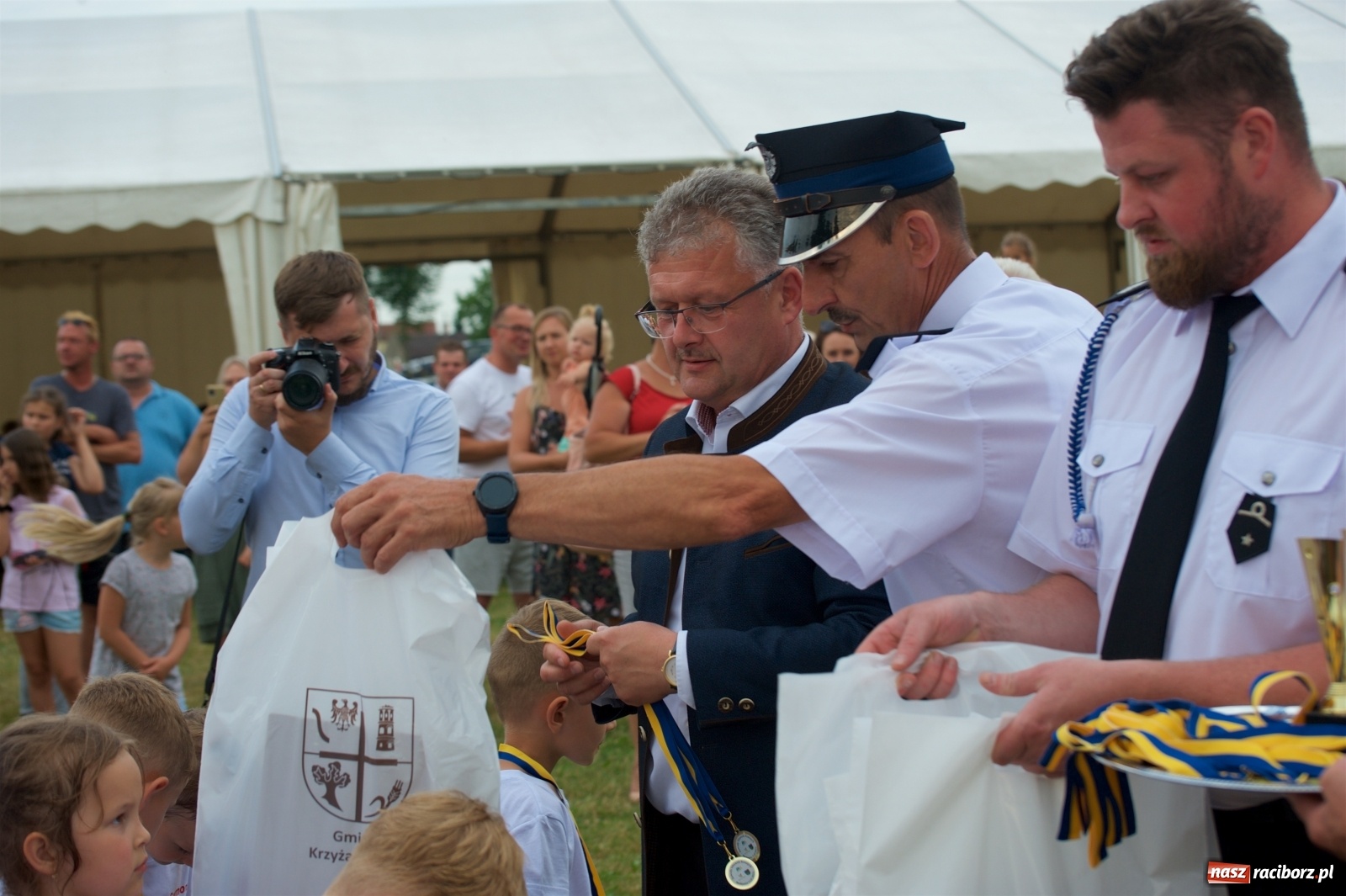 Zdjęcie w galerii na portalu naszraciborz.pl: Tak po strażacku bawiły się wczoraj Bieńkowice [FOTO] wiadomości z regionu