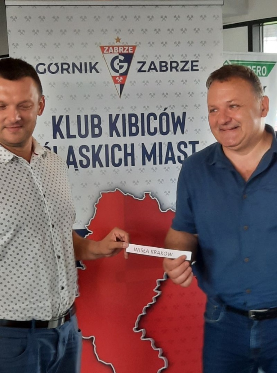 Zdjęcie w galerii na portalu naszraciborz.pl: Burmistrz Kuźni Raciborskiej na spotkaniu Klubu Kibiców Śląskich Miast wiadomości z regionu