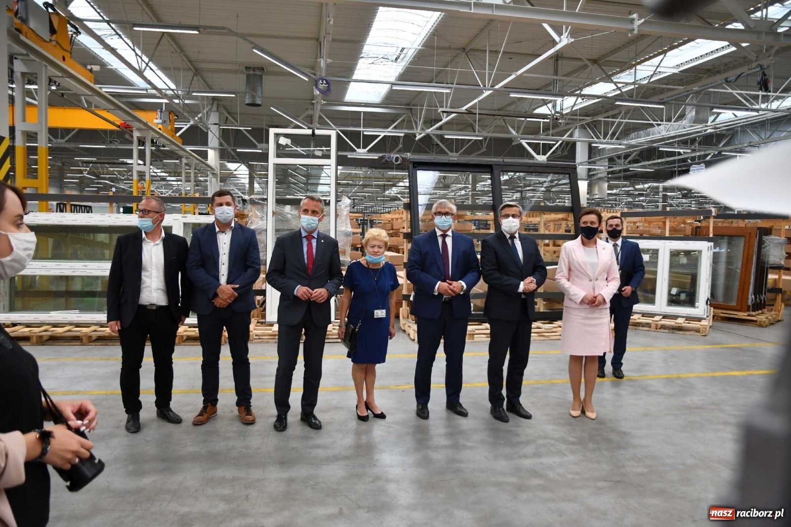 Zdjęcie w galerii na portalu naszraciborz.pl: Premier Mateusz Morawiecki odwiedził Eko-Okna. Mówił też o Rafako [WIDEO] wiadomości z regionu
