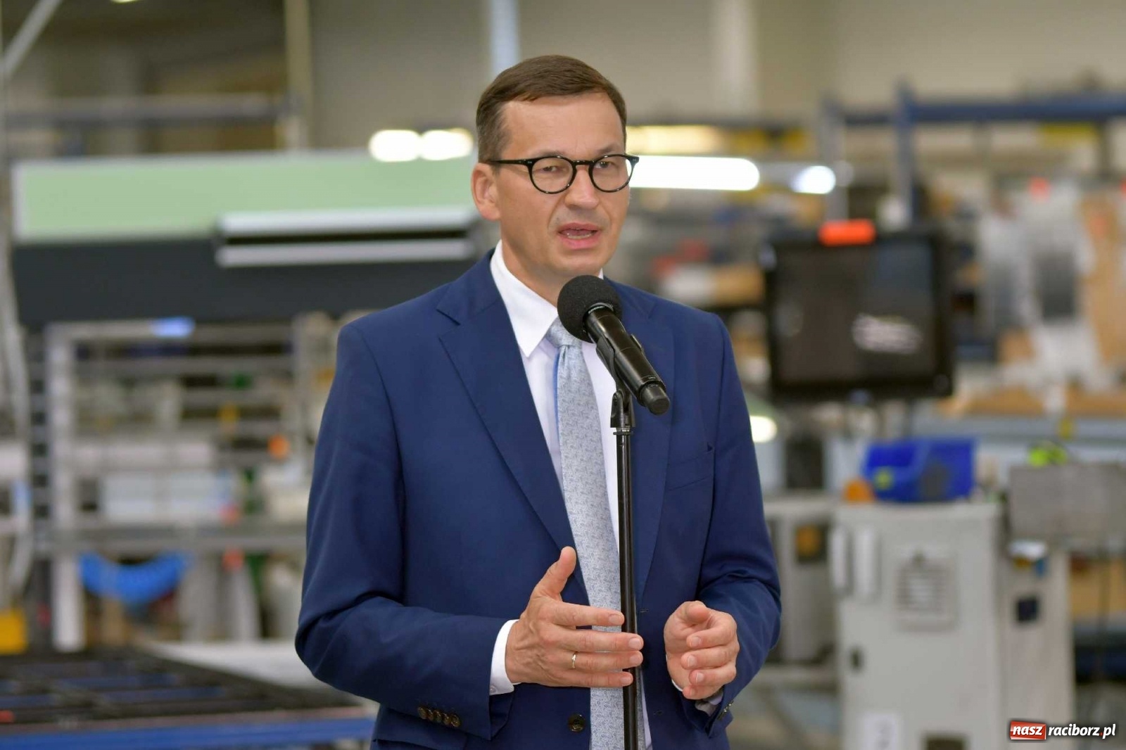 Zdjęcie w galerii na portalu naszraciborz.pl: Premier Mateusz Morawiecki odwiedził Eko-Okna. Mówił też o Rafako [WIDEO] wiadomości z regionu