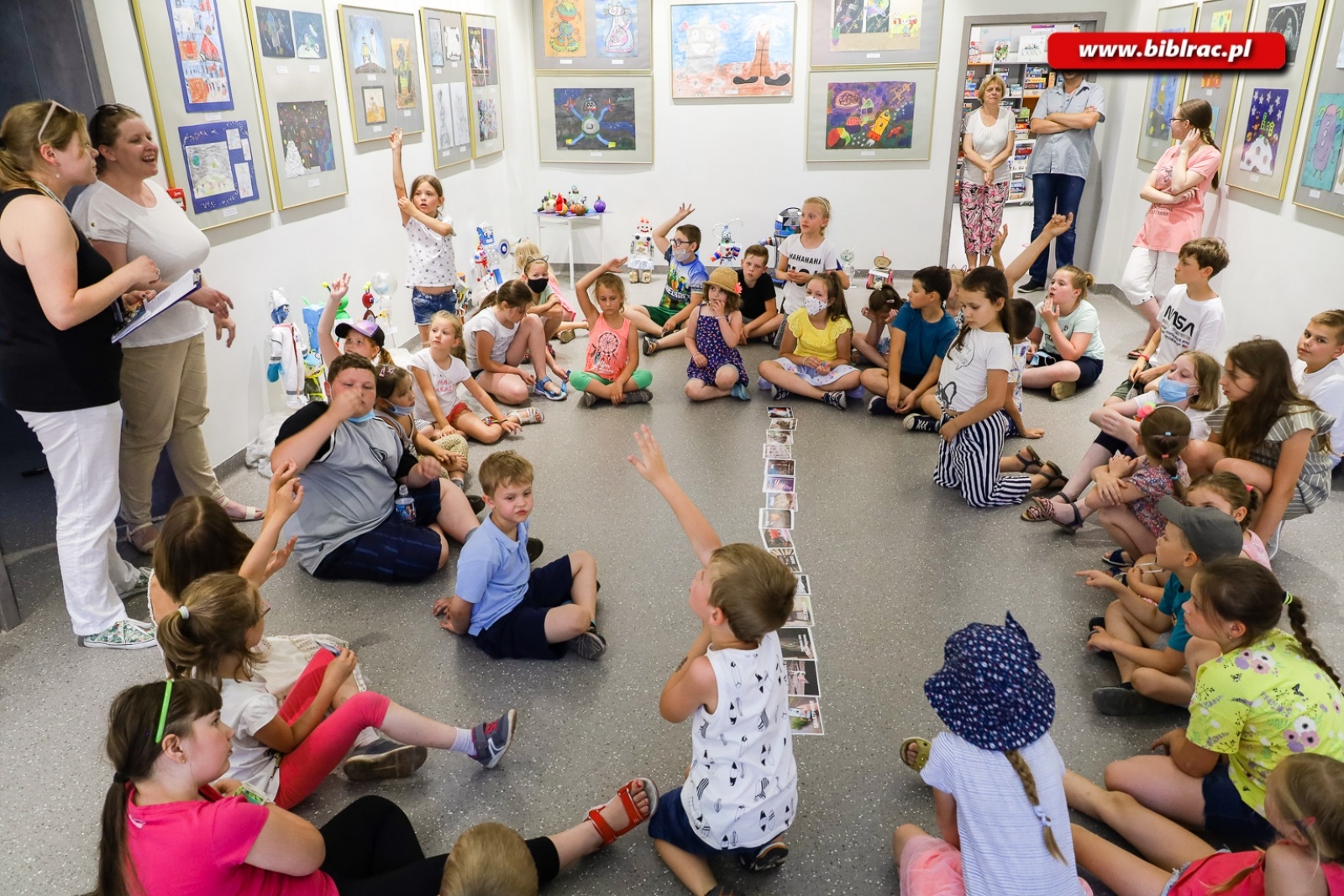 Zdjęcie w galerii na portalu naszraciborz.pl: Wystartowało Kosmiczne lato z Biblioteką [FOTO] wiadomości z regionu