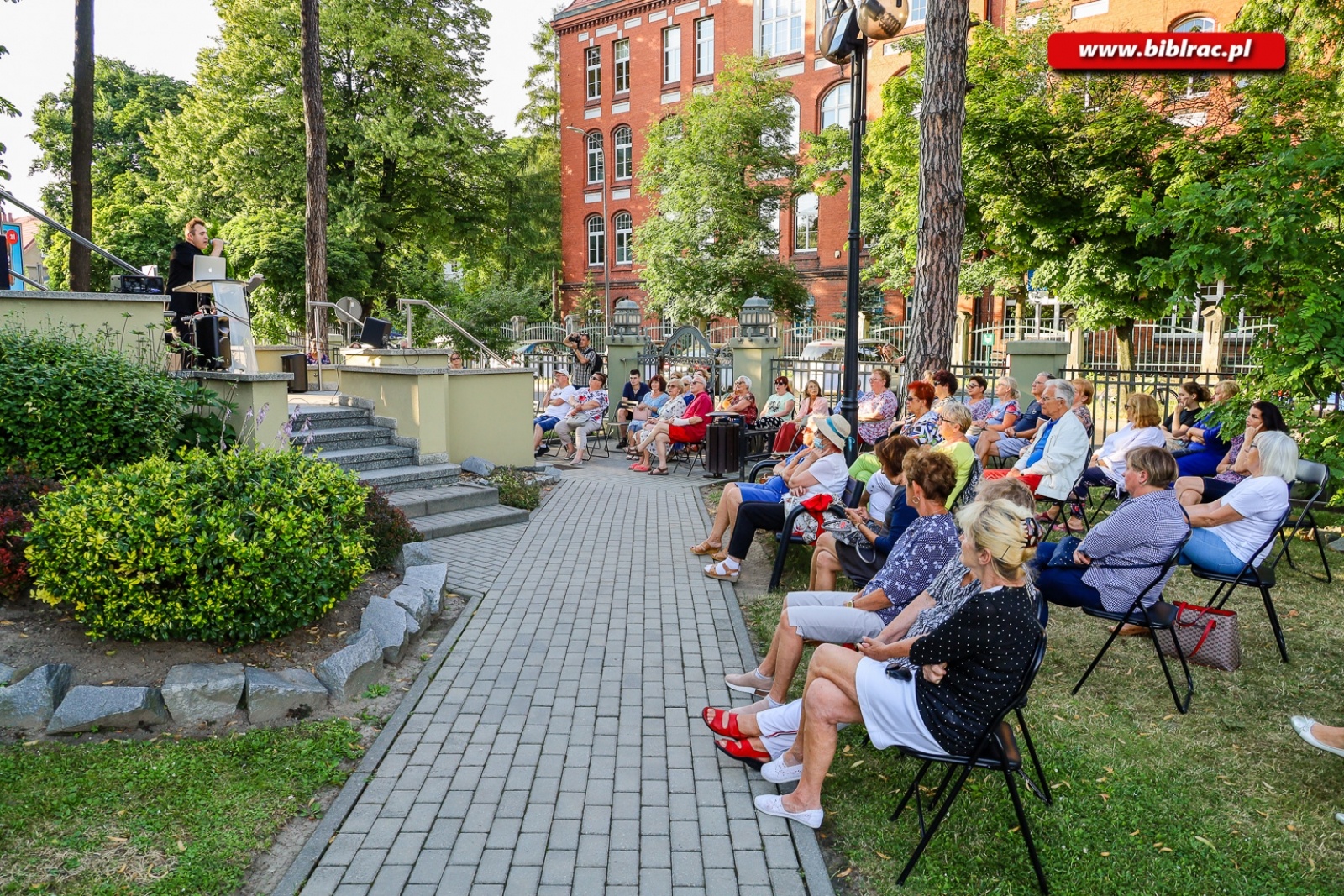 Zdjęcie w galerii na portalu naszraciborz.pl: DOMANSKY rozpoczął biblioteczny cykl imprez plenerowych [FOTO] wiadomości z regionu