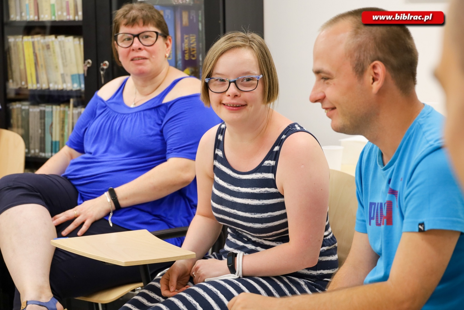Zdjęcie w galerii na portalu naszraciborz.pl: Podopieczni Warsztatów Terapii Zajęciowej w raciborskiej bibliotece [FOTO] wiadomości z regionu
