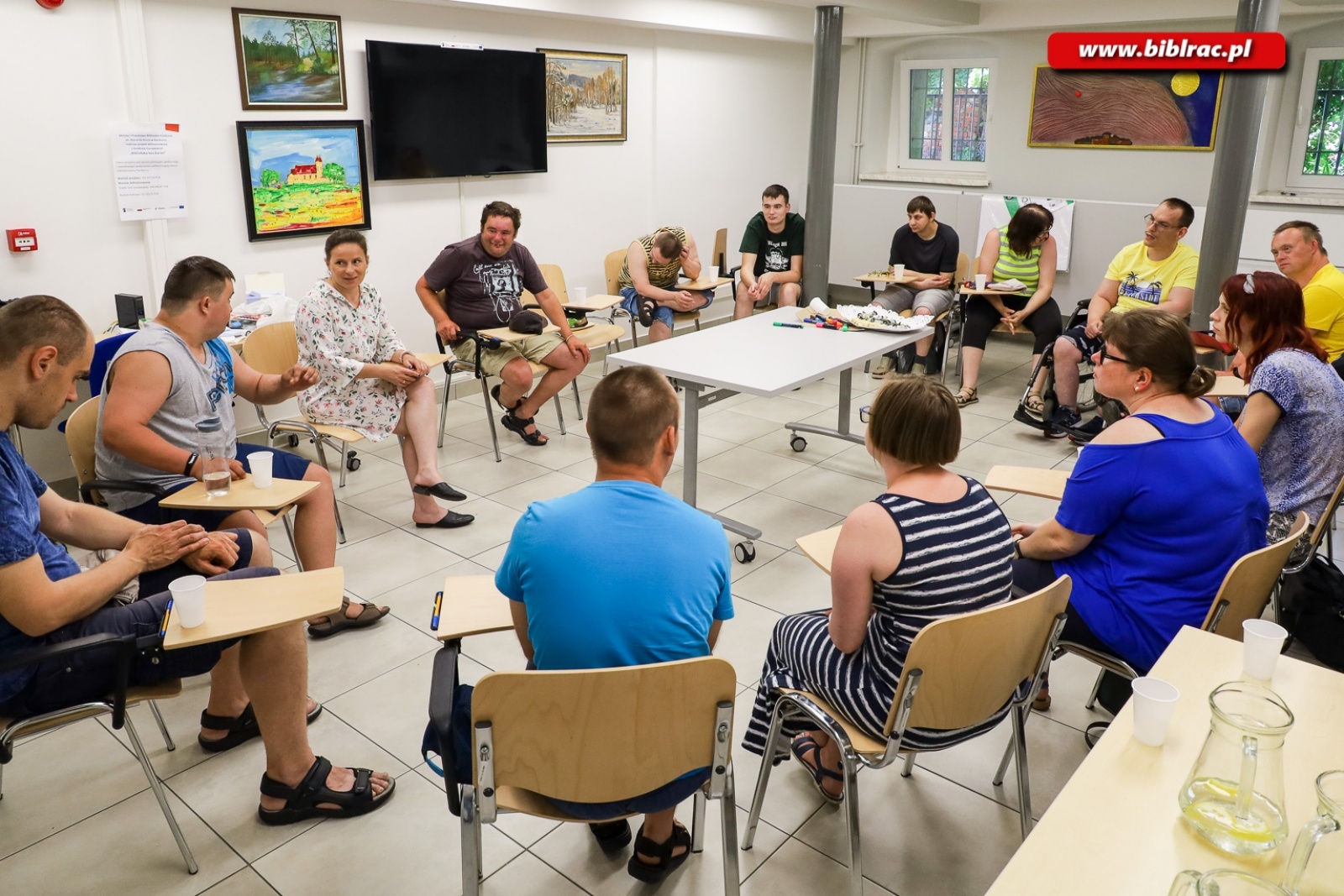 Zdjęcie w galerii na portalu naszraciborz.pl: Podopieczni Warsztatów Terapii Zajęciowej w raciborskiej bibliotece [FOTO] wiadomości z regionu