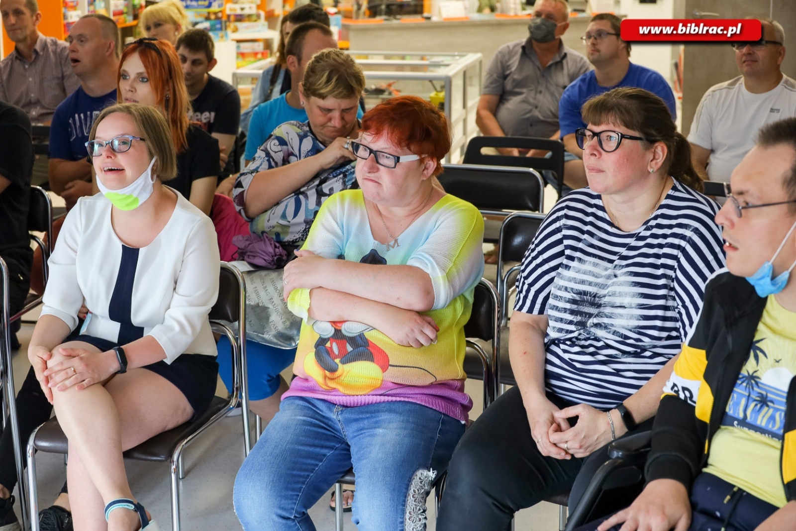 Zdjęcie w galerii na portalu naszraciborz.pl: Podopieczni Warsztatów Terapii Zajęciowej w raciborskiej bibliotece [FOTO] wiadomości z regionu