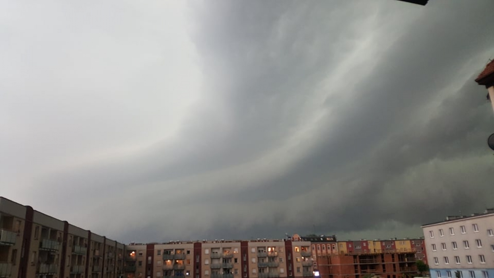 Zdjęcie w galerii na portalu naszraciborz.pl: Nawałnica nad powiatem raciborskim [FOTO i WIDEO] wiadomości z regionu