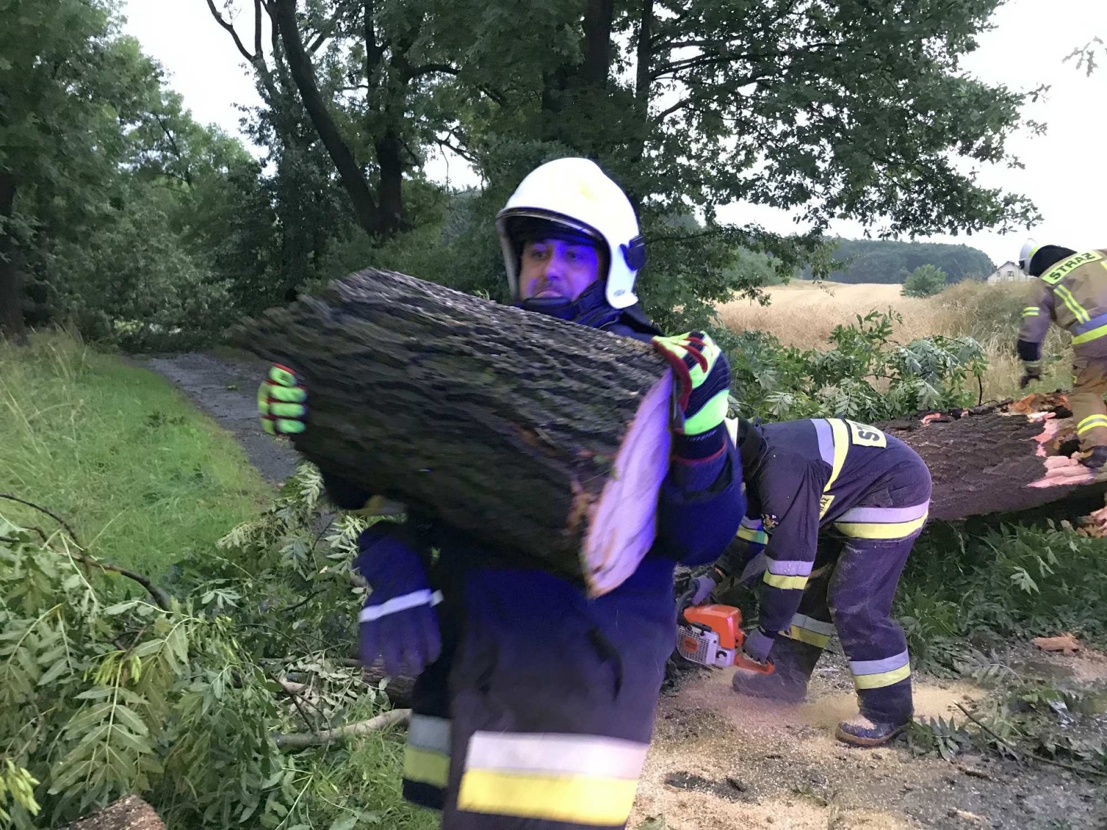 Zdjęcie w galerii na portalu naszraciborz.pl: Nawałnica nad powiatem. Ponad sto strażackich interwencji wiadomości z regionu