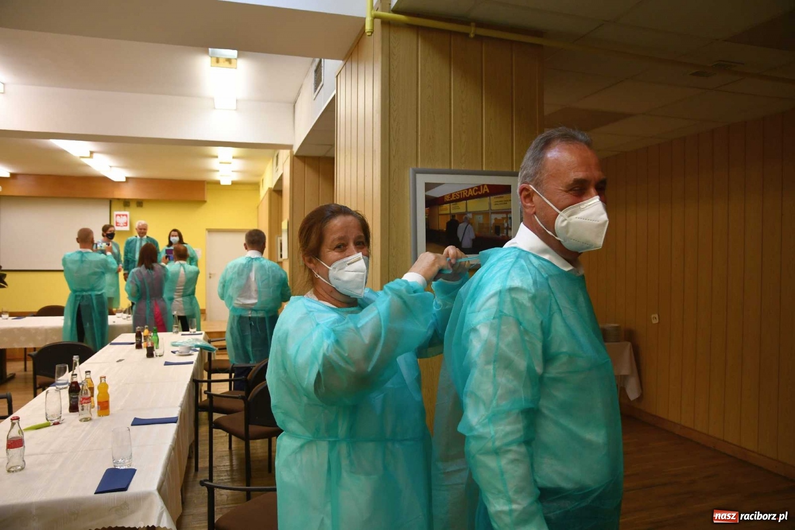 Zdjęcie w galerii na portalu naszraciborz.pl: Podziękowania i krótkie spięcie. Wiceminister zdrowia odwiedził raciborski szpital wiadomości z regionu