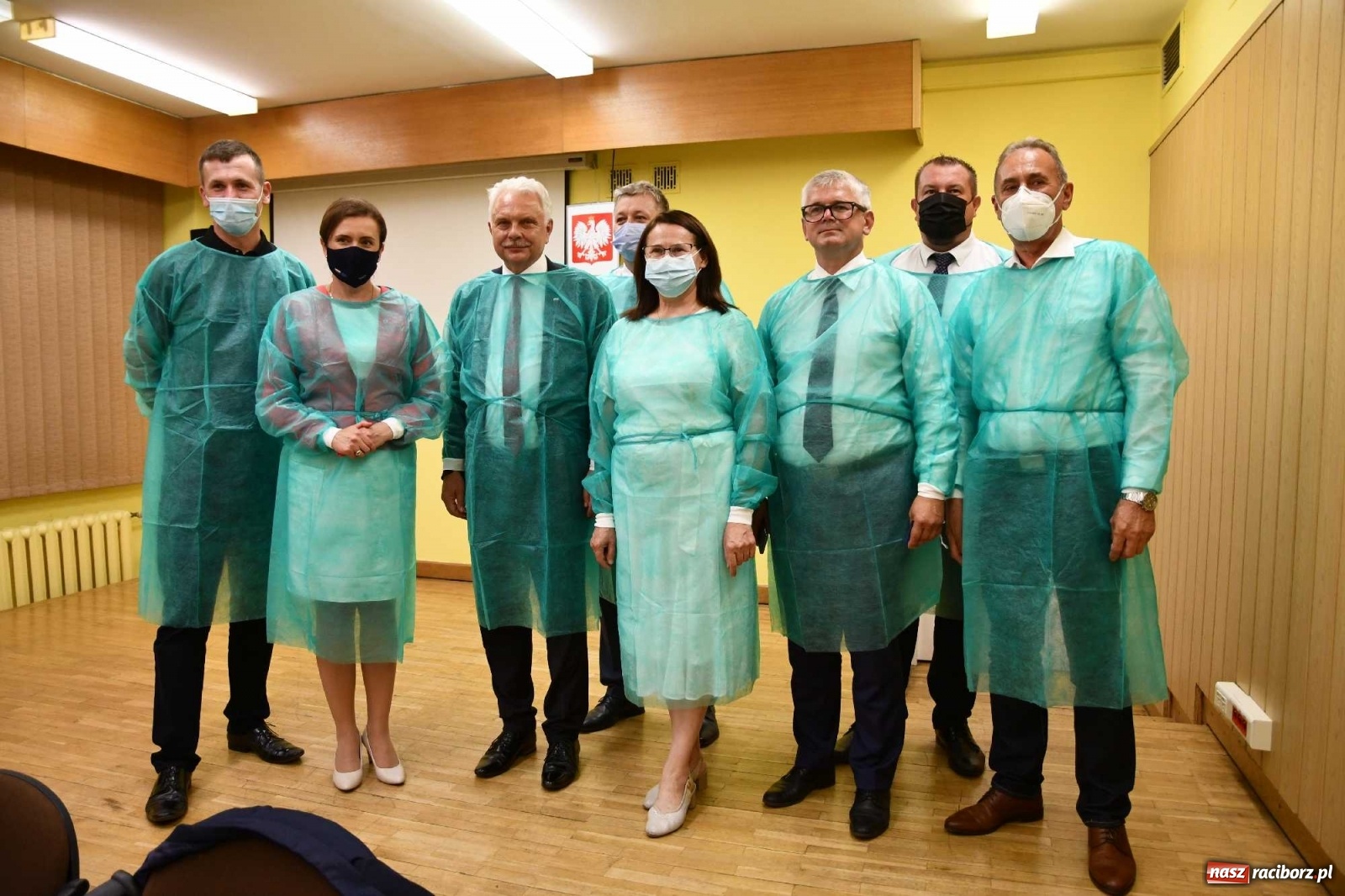 Zdjęcie w galerii na portalu naszraciborz.pl: Podziękowania i krótkie spięcie. Wiceminister zdrowia odwiedził raciborski szpital wiadomości z regionu