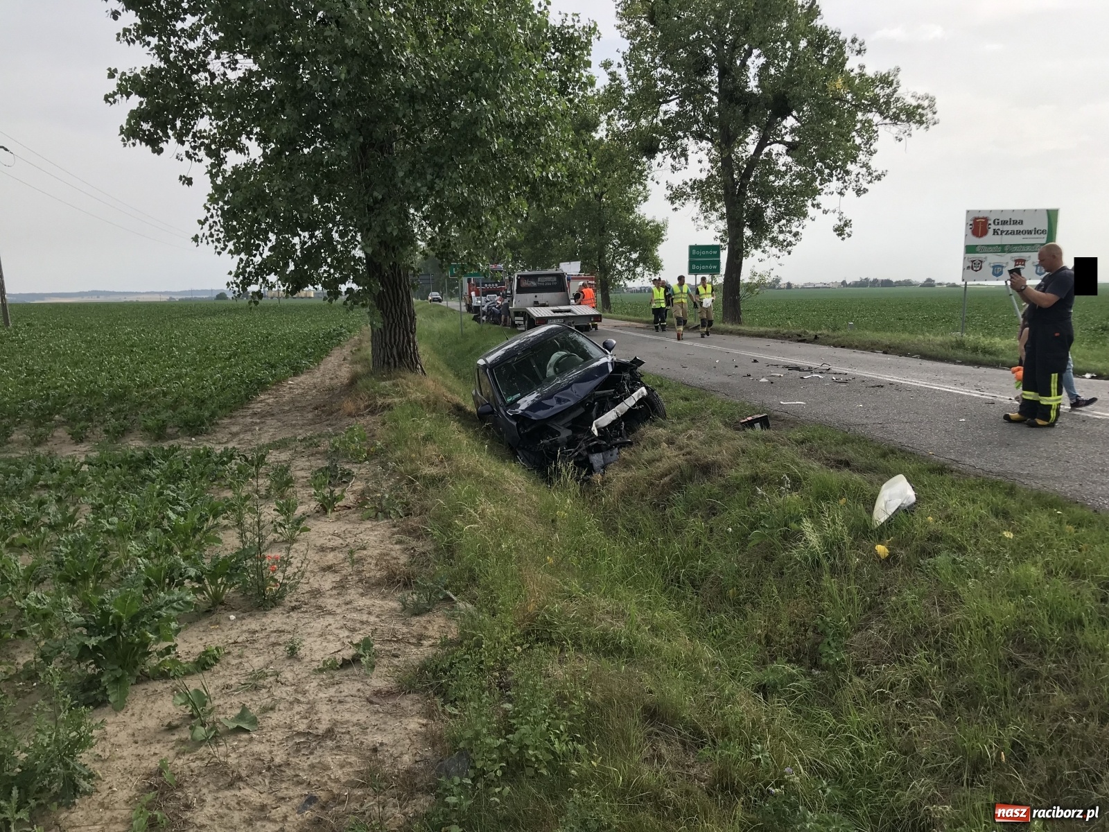 Zdjęcie w galerii na portalu naszraciborz.pl: Zderzenie opla i BMW na trasie Sudół-Bojanów. Nietrzeźwy dachował w Szonowicach wiadomości z regionu