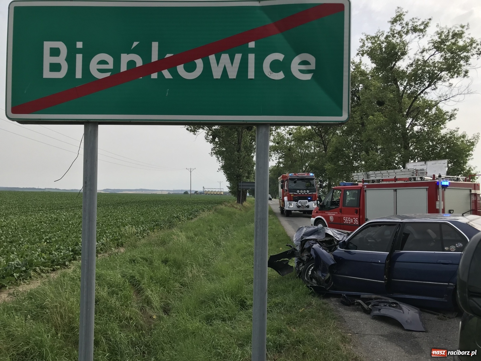 Zdjęcie w galerii na portalu naszraciborz.pl: Zderzenie opla i BMW na trasie Sudół-Bojanów. Nietrzeźwy dachował w Szonowicach wiadomości z regionu