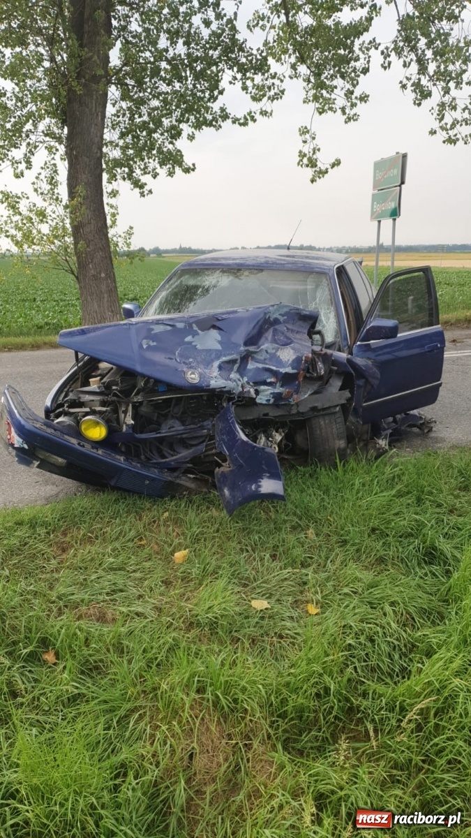 Zdjęcie w galerii na portalu naszraciborz.pl: Zderzenie opla i BMW na trasie Sudół-Bojanów. Nietrzeźwy dachował w Szonowicach wiadomości z regionu