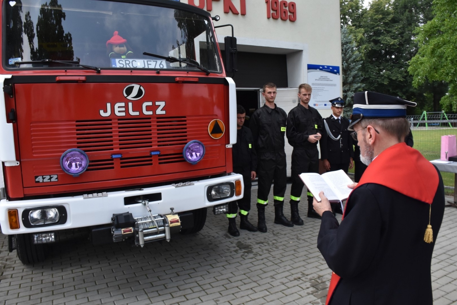 Zdjęcie w galerii na portalu naszraciborz.pl: Ochotnicza Straż Pożarna Chałupki ma ciężki wóz bojowy wiadomości z regionu