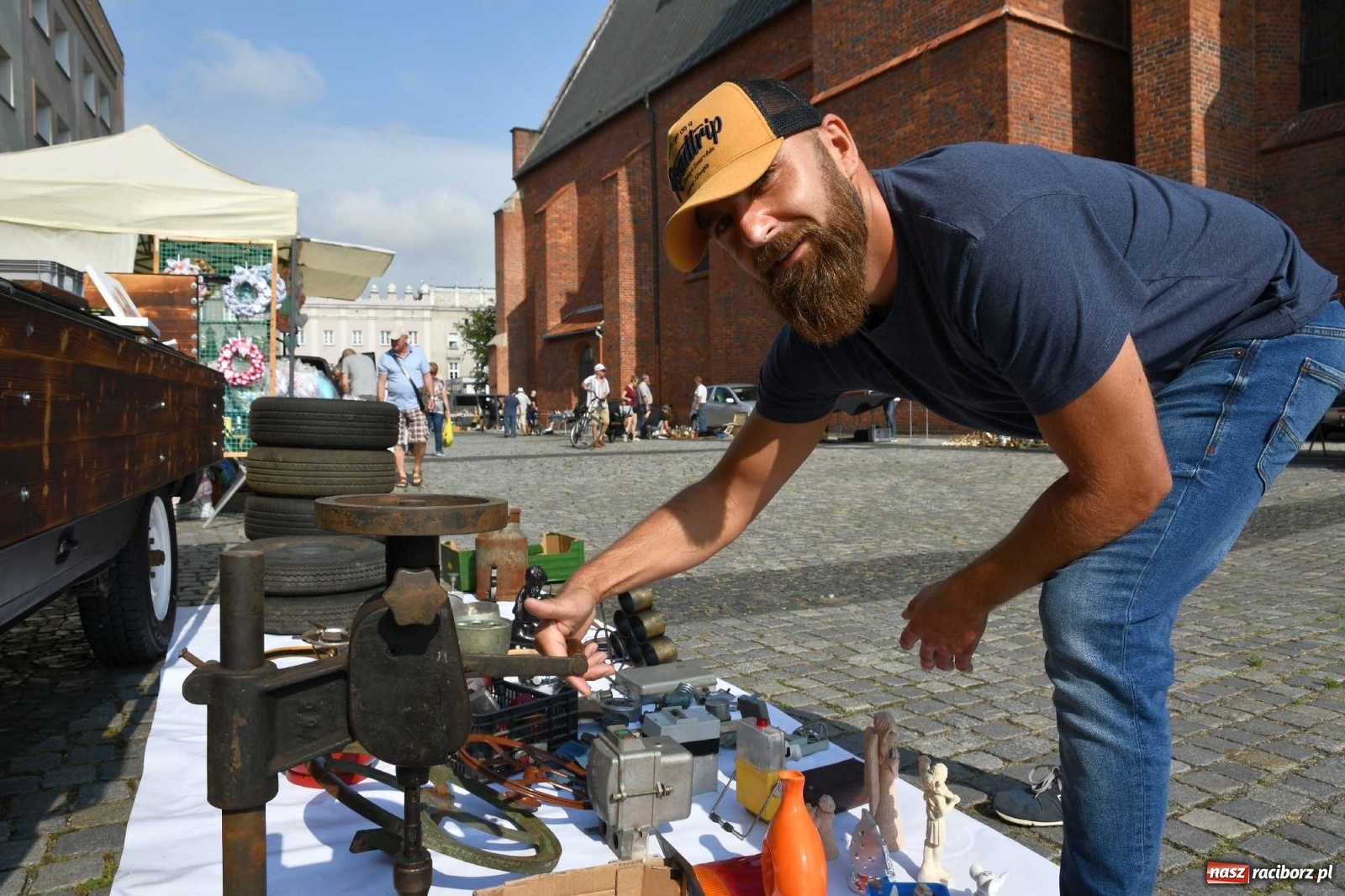 Zdjęcie w galerii na portalu naszraciborz.pl: Raciborski targ staroci z perspektywami, ale potrzebuje miejsca i reklamy [FOTO i WIDEO] wiadomości z regionu