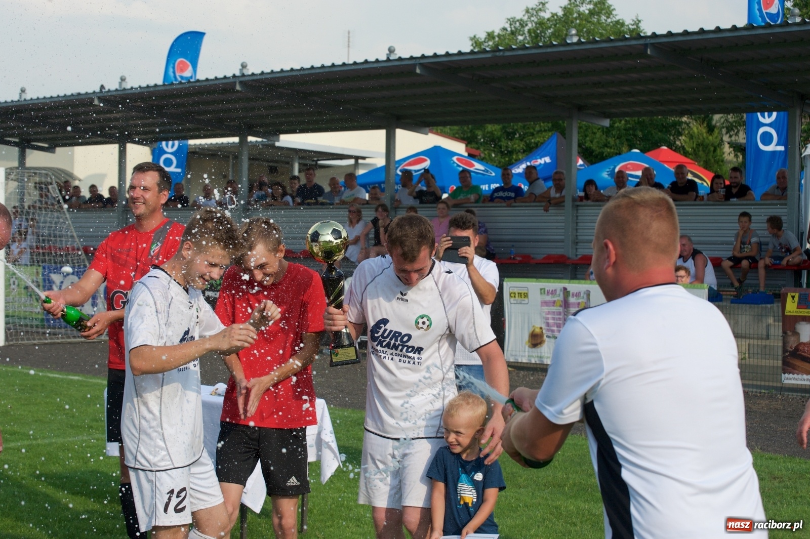 Zdjęcie w galerii na portalu naszraciborz.pl: Zawsze zwarci i gotowi. Strażacy z Tworkowa z Pucharem Wójta [FOTO] wiadomości z regionu