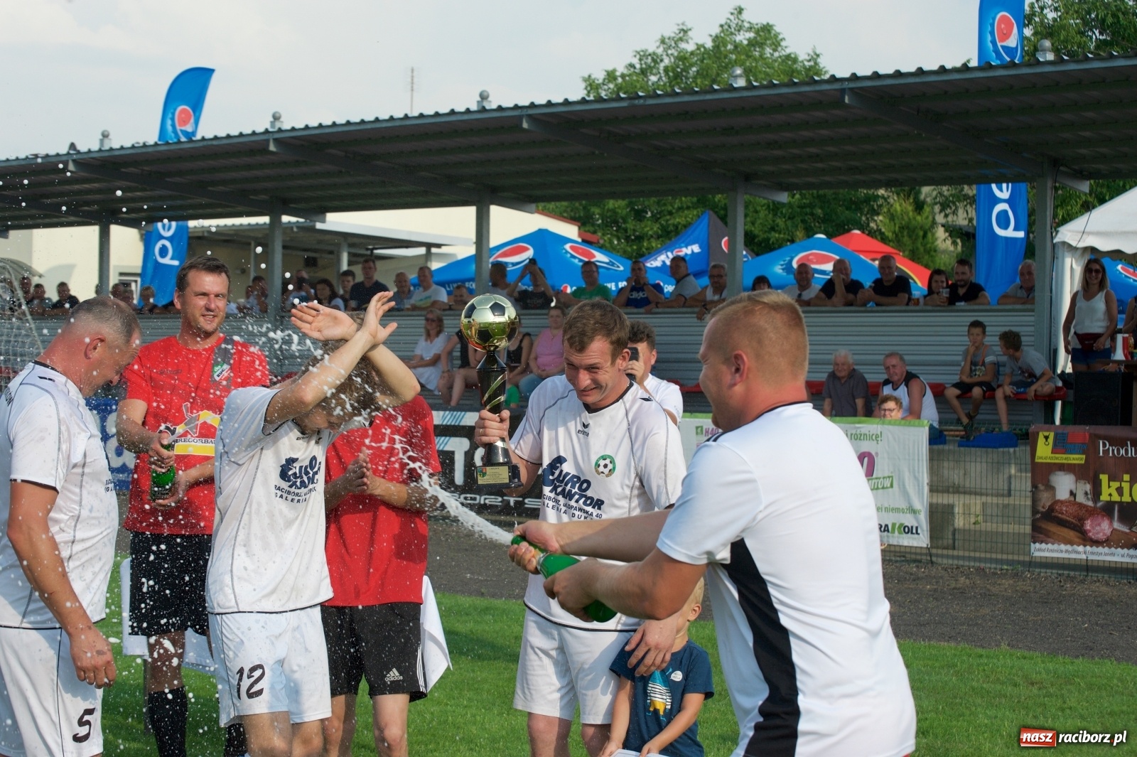 Zdjęcie w galerii na portalu naszraciborz.pl: Zawsze zwarci i gotowi. Strażacy z Tworkowa z Pucharem Wójta [FOTO] wiadomości z regionu