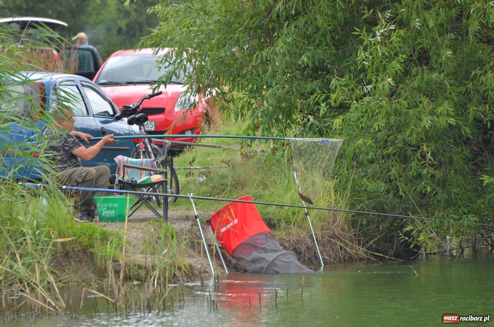 Zdjęcie w galerii na portalu naszraciborz.pl: Wędkarstwo. Eugeniusz Kajstura z trofeum Starosty [FOTO] wiadomości z regionu