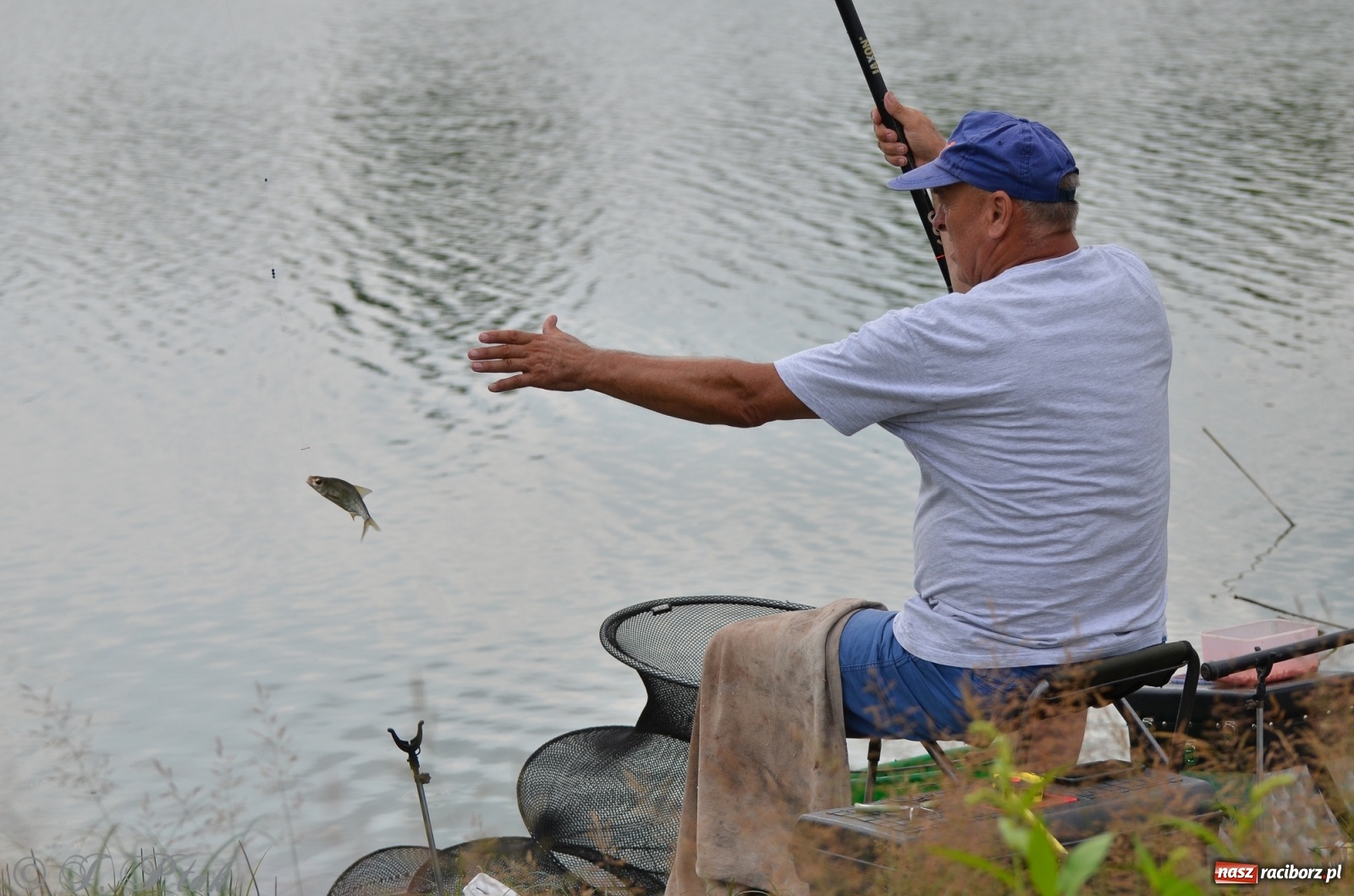 Zdjęcie w galerii na portalu naszraciborz.pl: Wędkarstwo. Eugeniusz Kajstura z trofeum Starosty [FOTO] wiadomości z regionu