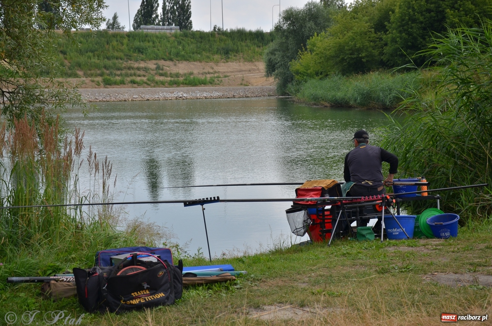 Zdjęcie w galerii na portalu naszraciborz.pl: Wędkarstwo. Eugeniusz Kajstura z trofeum Starosty [FOTO] wiadomości z regionu