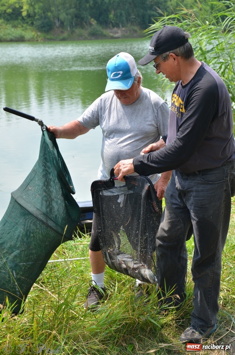 Zdjęcie w galerii na portalu naszraciborz.pl: Wędkarstwo. Eugeniusz Kajstura z trofeum Starosty [FOTO] wiadomości z regionu