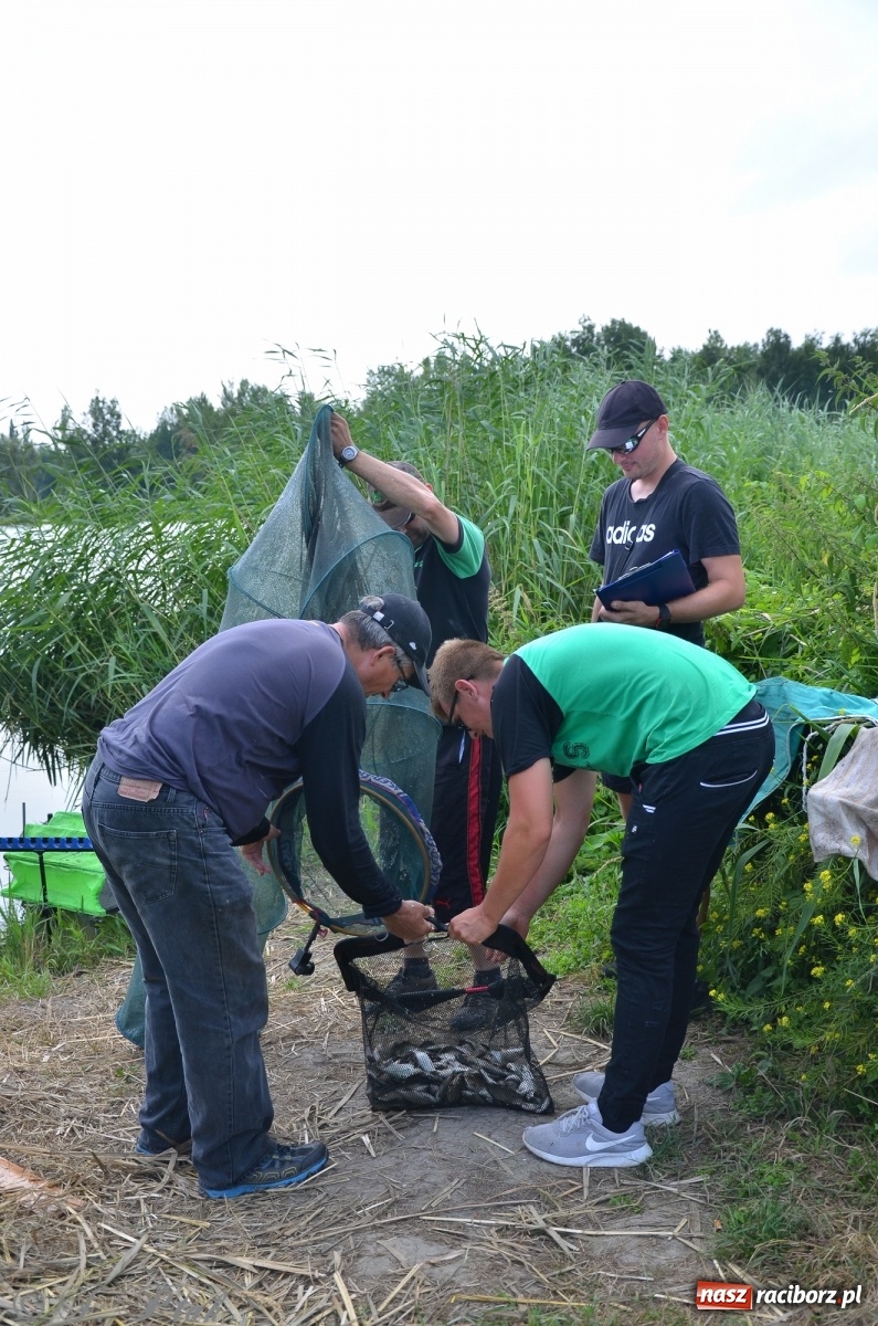 Zdjęcie w galerii na portalu naszraciborz.pl: Wędkarstwo. Eugeniusz Kajstura z trofeum Starosty [FOTO] wiadomości z regionu