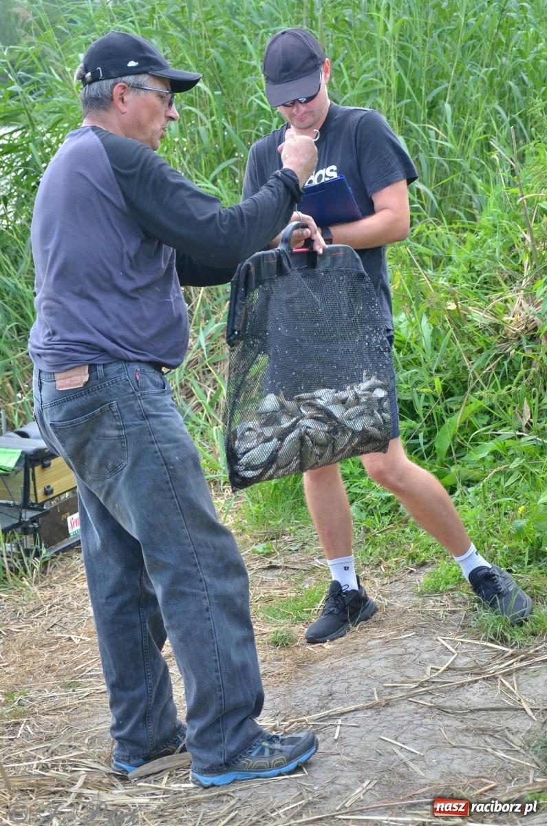 Zdjęcie w galerii na portalu naszraciborz.pl: Wędkarstwo. Eugeniusz Kajstura z trofeum Starosty [FOTO] wiadomości z regionu