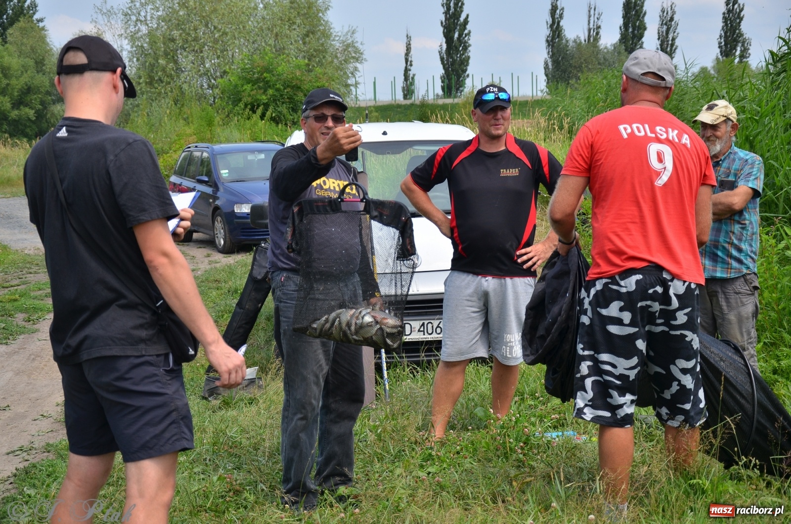Zdjęcie w galerii na portalu naszraciborz.pl: Wędkarstwo. Eugeniusz Kajstura z trofeum Starosty [FOTO] wiadomości z regionu