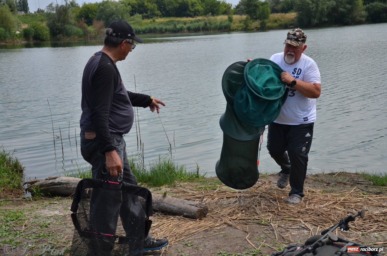 Zdjęcie w galerii na portalu naszraciborz.pl: Wędkarstwo. Eugeniusz Kajstura z trofeum Starosty [FOTO] wiadomości z regionu