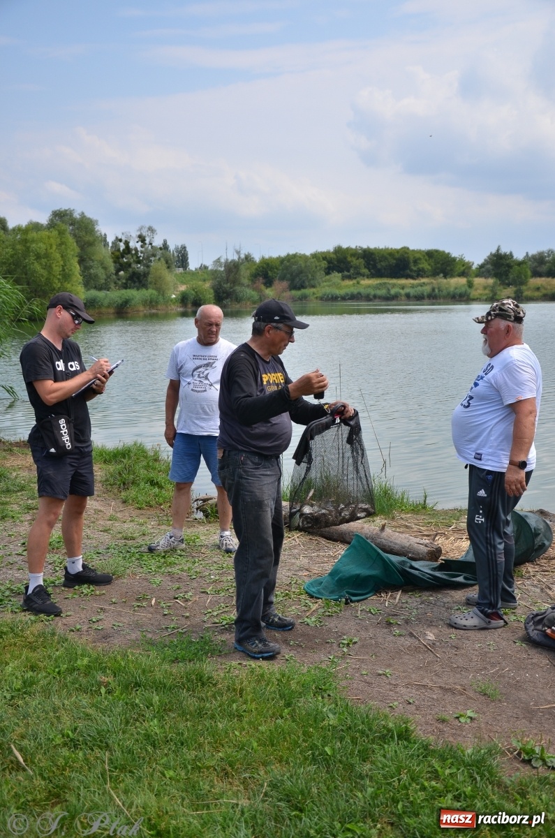 Zdjęcie w galerii na portalu naszraciborz.pl: Wędkarstwo. Eugeniusz Kajstura z trofeum Starosty [FOTO] wiadomości z regionu