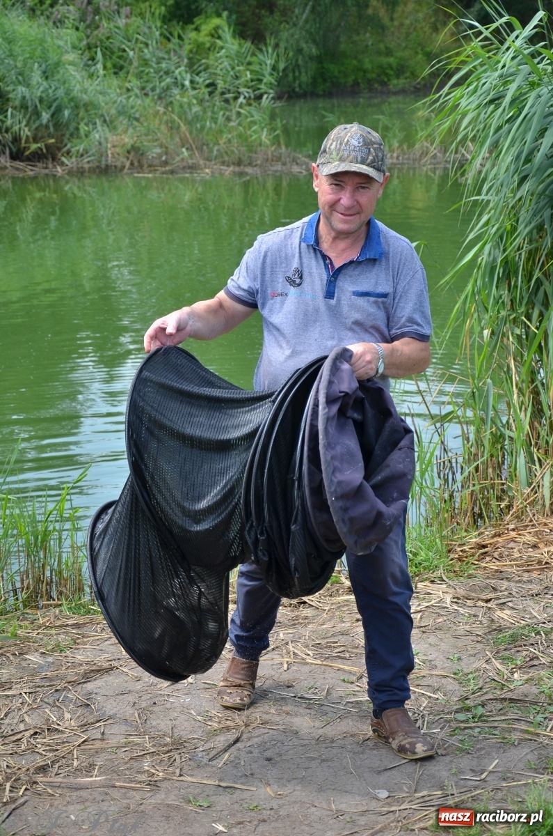 Zdjęcie w galerii na portalu naszraciborz.pl: Wędkarstwo. Eugeniusz Kajstura z trofeum Starosty [FOTO] wiadomości z regionu
