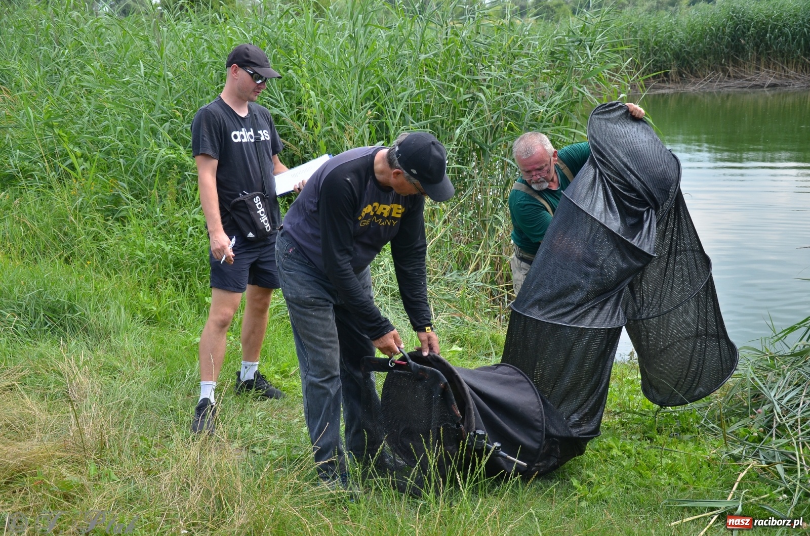 Zdjęcie w galerii na portalu naszraciborz.pl: Wędkarstwo. Eugeniusz Kajstura z trofeum Starosty [FOTO] wiadomości z regionu