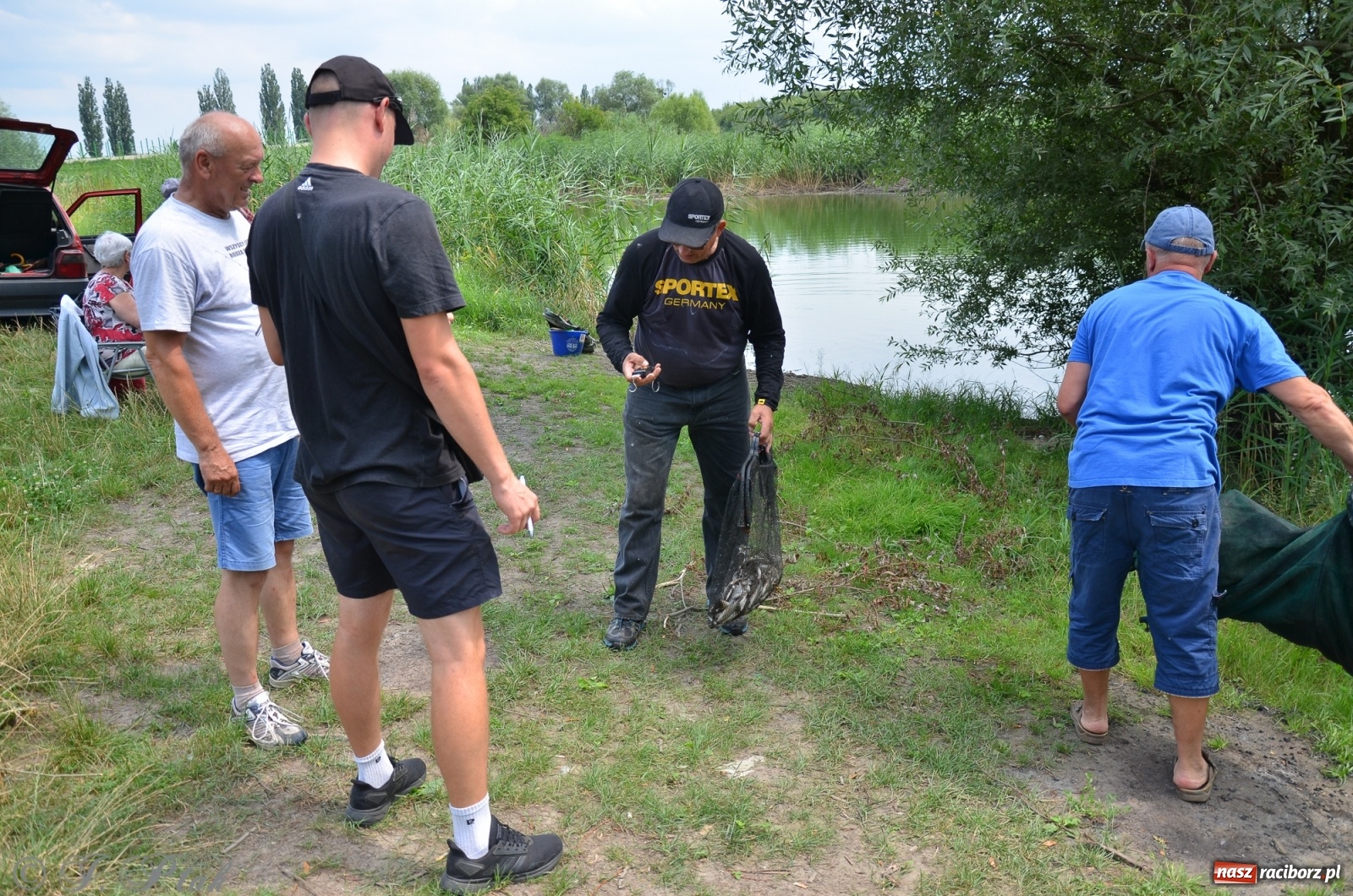 Zdjęcie w galerii na portalu naszraciborz.pl: Wędkarstwo. Eugeniusz Kajstura z trofeum Starosty [FOTO] wiadomości z regionu
