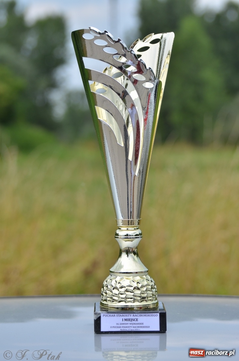 Zdjęcie w galerii na portalu naszraciborz.pl: Wędkarstwo. Eugeniusz Kajstura z trofeum Starosty [FOTO] wiadomości z regionu