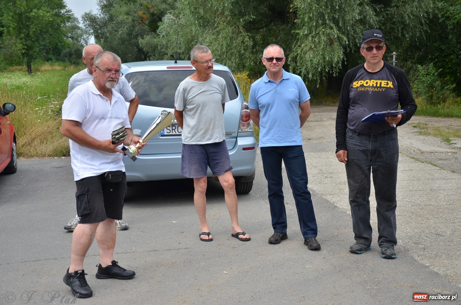 Zdjęcie w galerii na portalu naszraciborz.pl: Wędkarstwo. Eugeniusz Kajstura z trofeum Starosty [FOTO] wiadomości z regionu