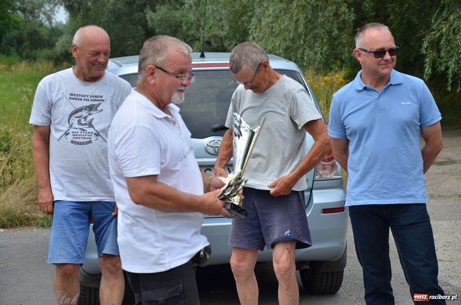 Zdjęcie w galerii na portalu naszraciborz.pl: Wędkarstwo. Eugeniusz Kajstura z trofeum Starosty [FOTO] wiadomości z regionu