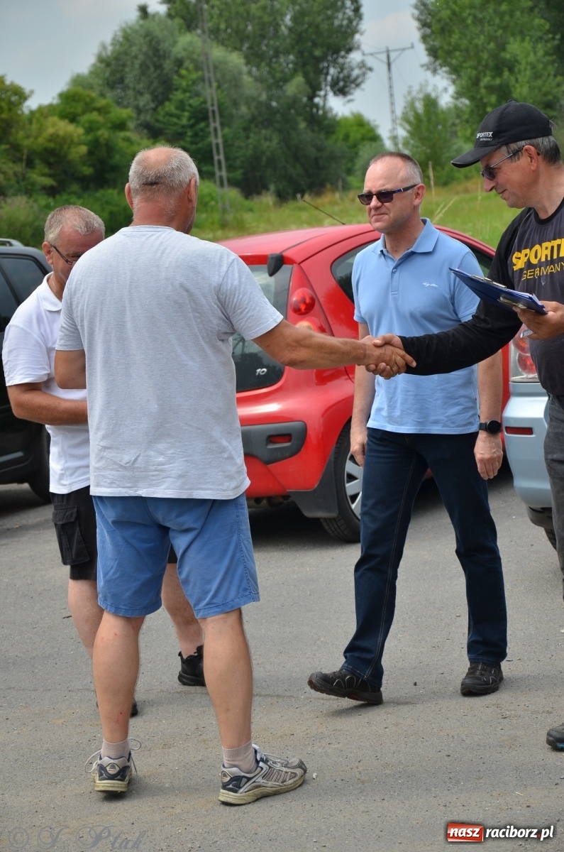 Zdjęcie w galerii na portalu naszraciborz.pl: Wędkarstwo. Eugeniusz Kajstura z trofeum Starosty [FOTO] wiadomości z regionu