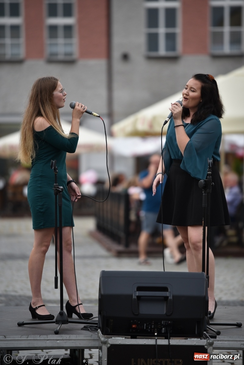 Zdjęcie w galerii na portalu naszraciborz.pl: Muzyczna sobota na raciborskim Rynku wiadomości z regionu