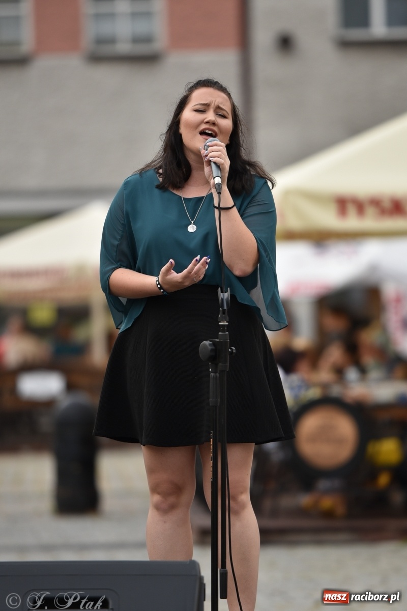 Zdjęcie w galerii na portalu naszraciborz.pl: Muzyczna sobota na raciborskim Rynku wiadomości z regionu
