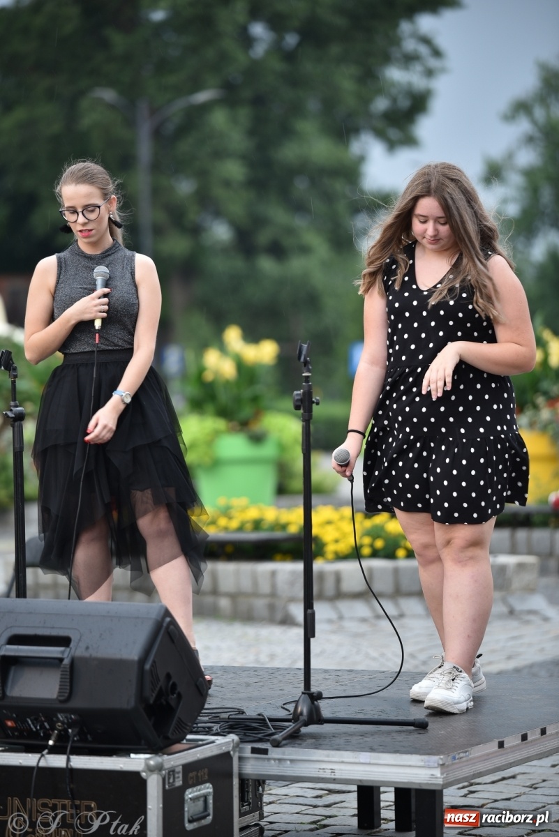 Zdjęcie w galerii na portalu naszraciborz.pl: Muzyczna sobota na raciborskim Rynku wiadomości z regionu