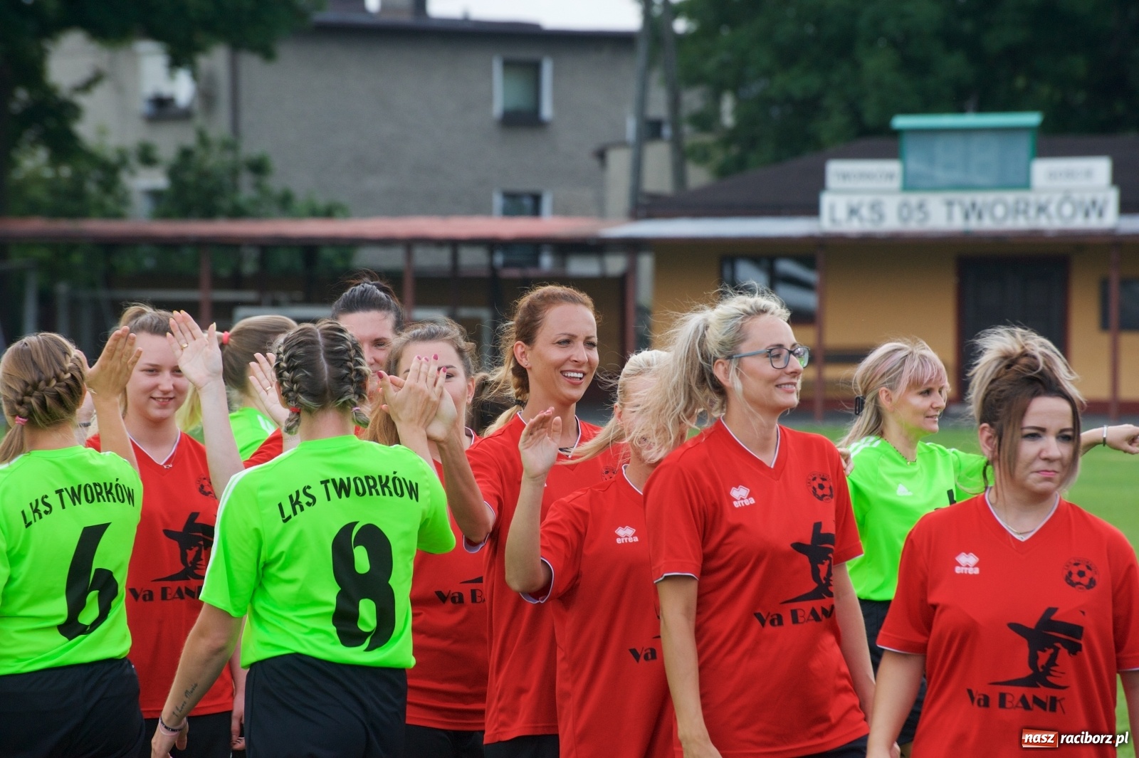 Zdjęcie w galerii na portalu naszraciborz.pl: Tworków. Mamuśki znów zagrają o puchar sołtysa wiadomości z regionu