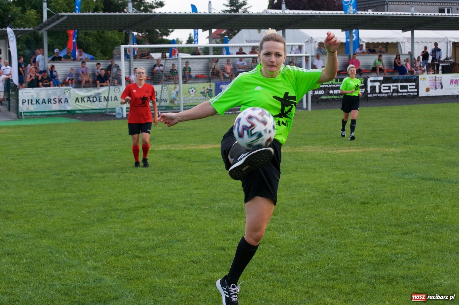 Zdjęcie w galerii na portalu naszraciborz.pl: Tworków. Mamuśki znów zagrają o puchar sołtysa wiadomości z regionu