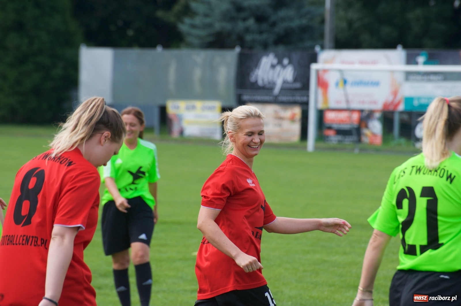 Zdjęcie w galerii na portalu naszraciborz.pl: Tworków. Mamuśki znów zagrają o puchar sołtysa wiadomości z regionu