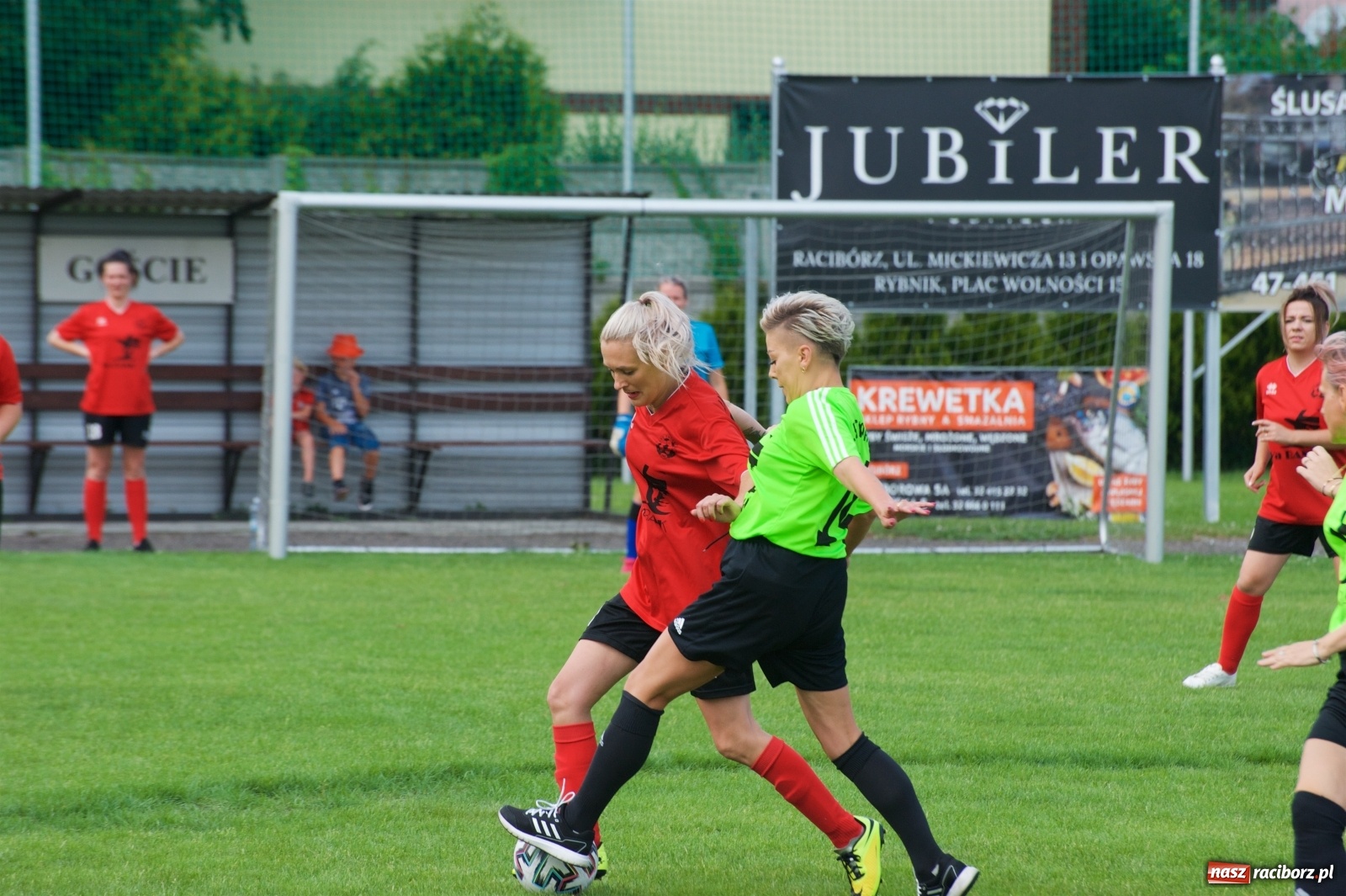 Zdjęcie w galerii na portalu naszraciborz.pl: Tworków. Mamuśki znów zagrają o puchar sołtysa wiadomości z regionu