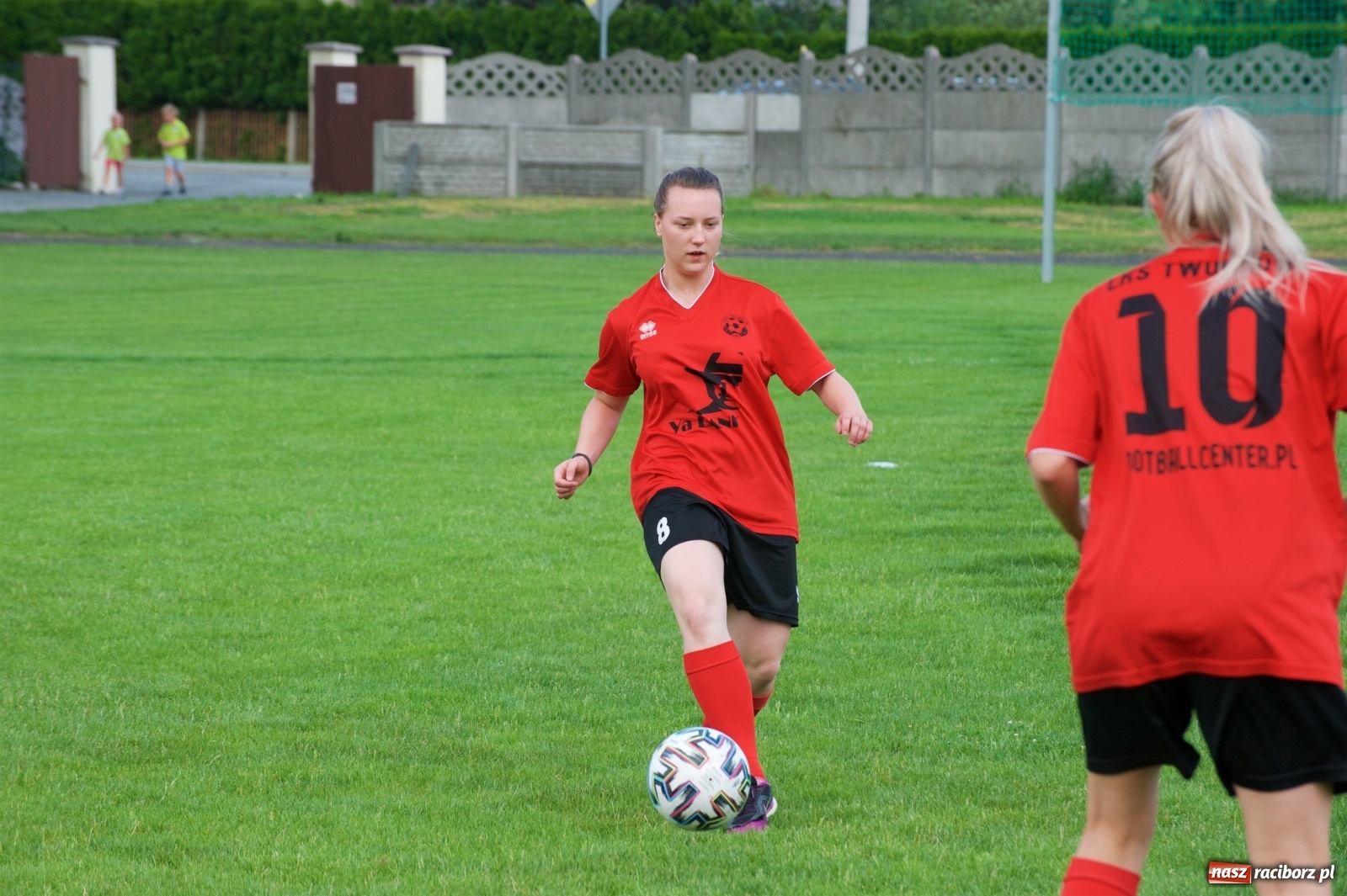 Zdjęcie w galerii na portalu naszraciborz.pl: Tworków. Mamuśki znów zagrają o puchar sołtysa wiadomości z regionu