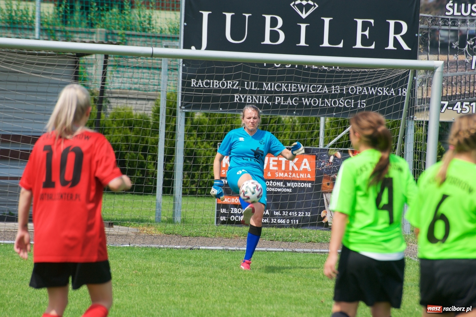 Zdjęcie w galerii na portalu naszraciborz.pl: Tworków. Mamuśki znów zagrają o puchar sołtysa wiadomości z regionu